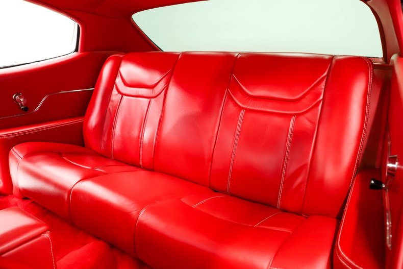 Chevrolet-Chevelle-1970-Classic-White-Red-Leather-20