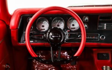 Chevrolet-Chevelle-1970-Classic-White-Red-Leather-23