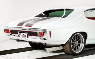 Chevrolet-Chevelle-1970-Classic-White-Red-Leather-24
