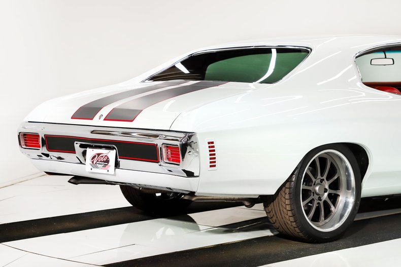 Chevrolet-Chevelle-1970-Classic-White-Red-Leather-24