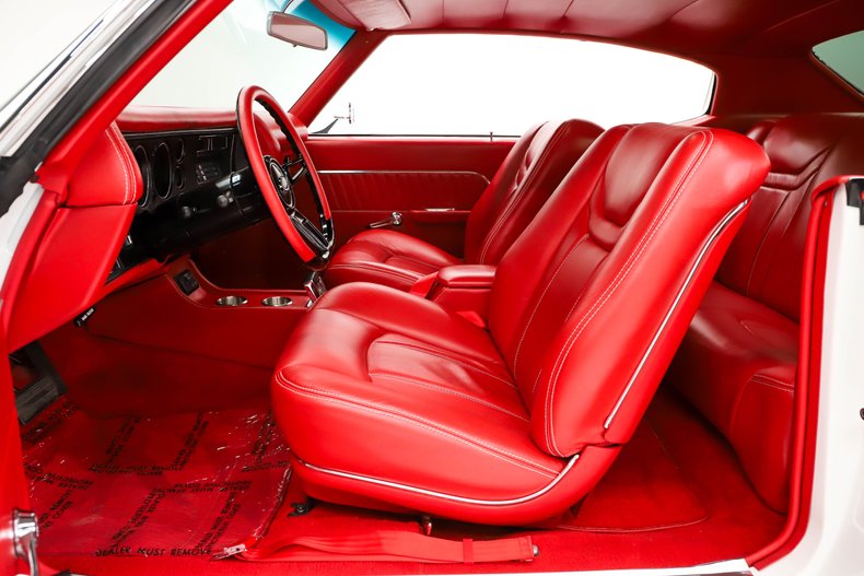 Chevrolet-Chevelle-1970-Classic-White-Red-Leather-32