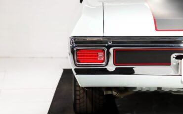 Chevrolet-Chevelle-1970-Classic-White-Red-Leather-34