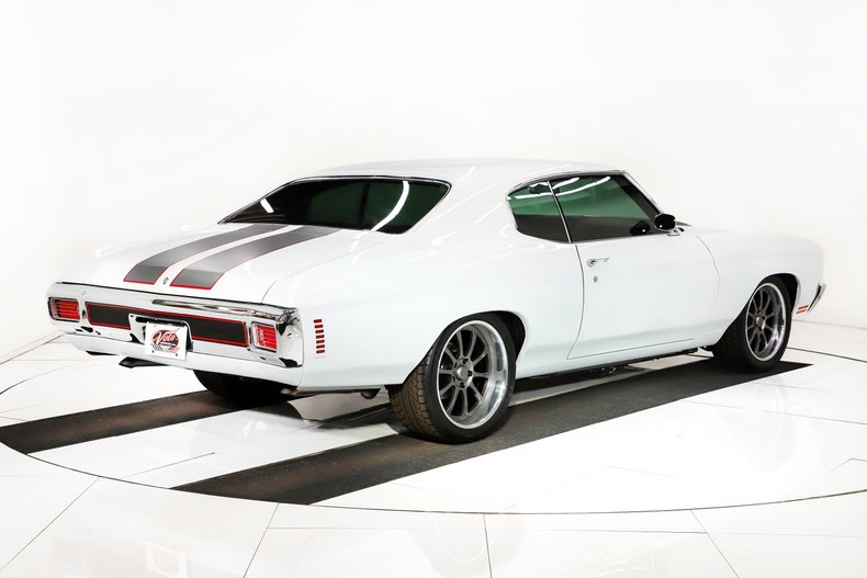 Chevrolet-Chevelle-1970-Classic-White-Red-Leather-37