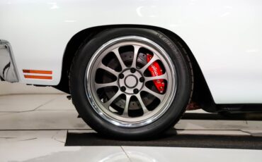 Chevrolet-Chevelle-1970-Classic-White-Red-Leather-43