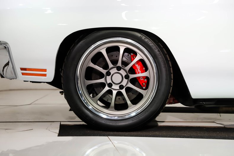 Chevrolet-Chevelle-1970-Classic-White-Red-Leather-43