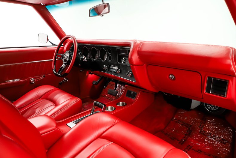 Chevrolet-Chevelle-1970-Classic-White-Red-Leather-44