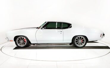 Chevrolet-Chevelle-1970-Classic-White-Red-Leather-46