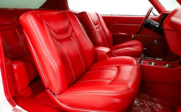 Chevrolet-Chevelle-1970-Classic-White-Red-Leather-47
