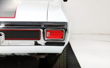 Chevrolet-Chevelle-1970-Classic-White-Red-Leather-6