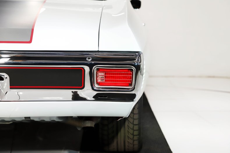 Chevrolet-Chevelle-1970-Classic-White-Red-Leather-6