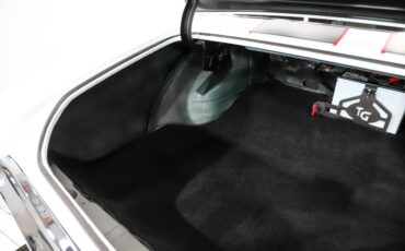 Chevrolet-Chevelle-1970-Classic-White-Red-Leather-9