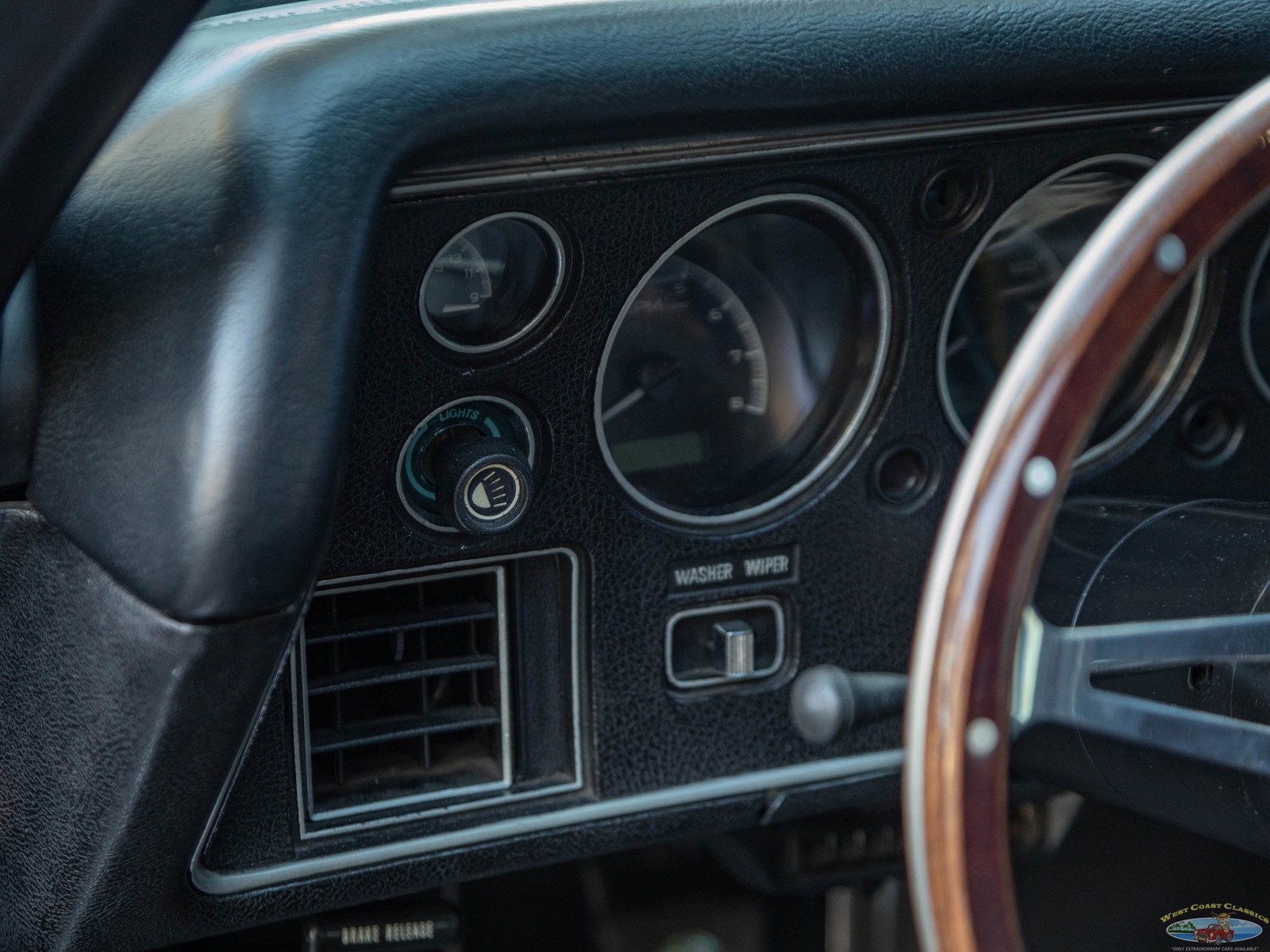 Chevrolet-Chevelle-1972-2-Door-Hardtop-31