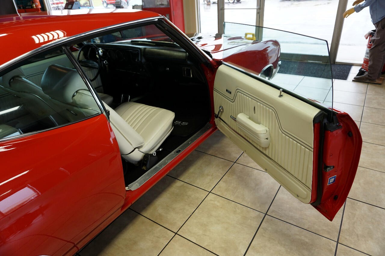 Chevrolet-Chevelle-1972-Classic-Car-22