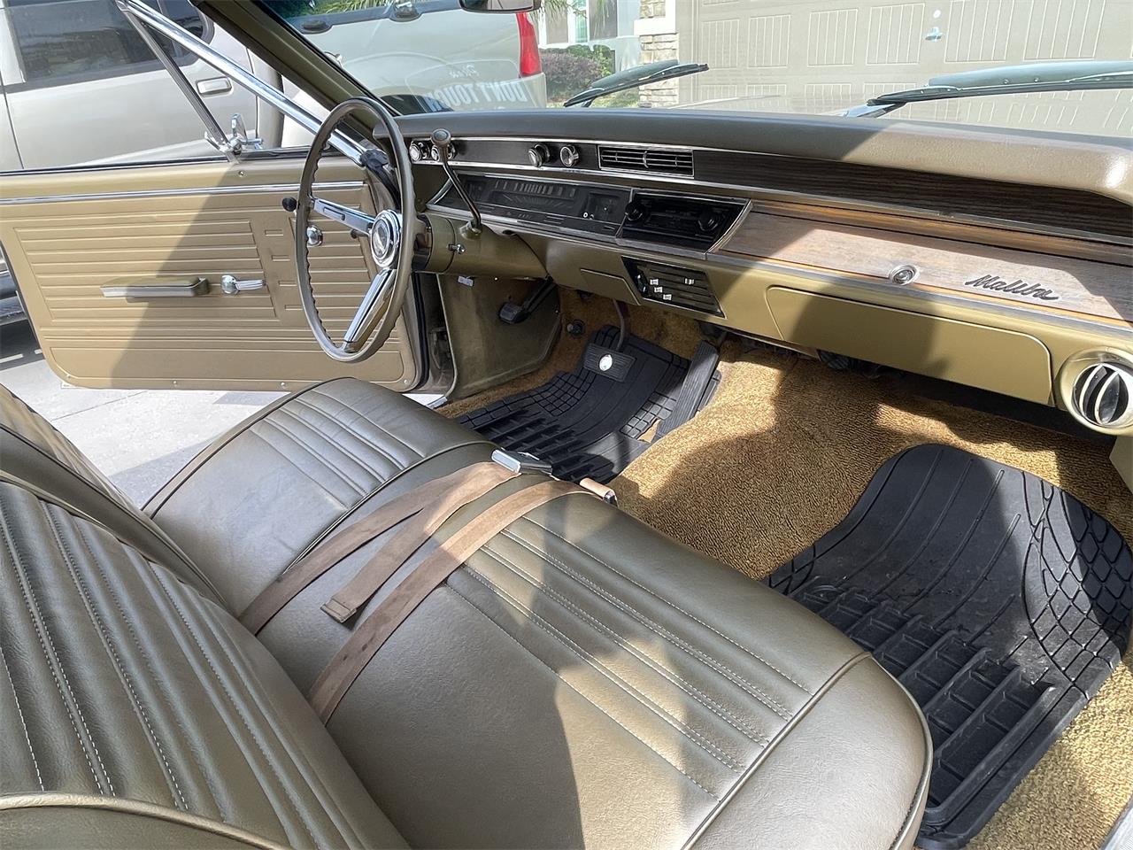 Chevrolet-Chevelle-malibu-1967-Gold-Gold-15