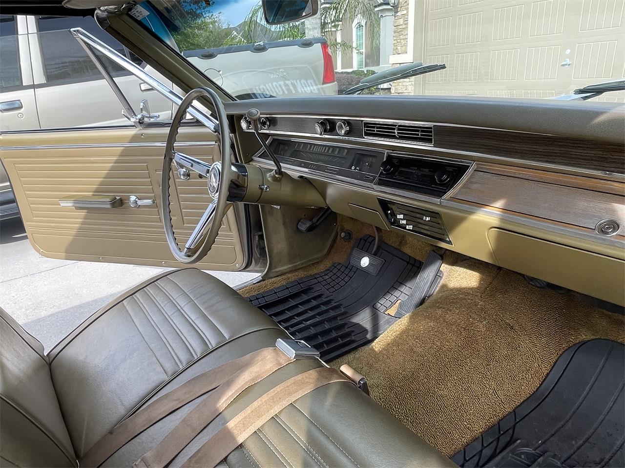 Chevrolet-Chevelle-malibu-1967-Gold-Gold-16