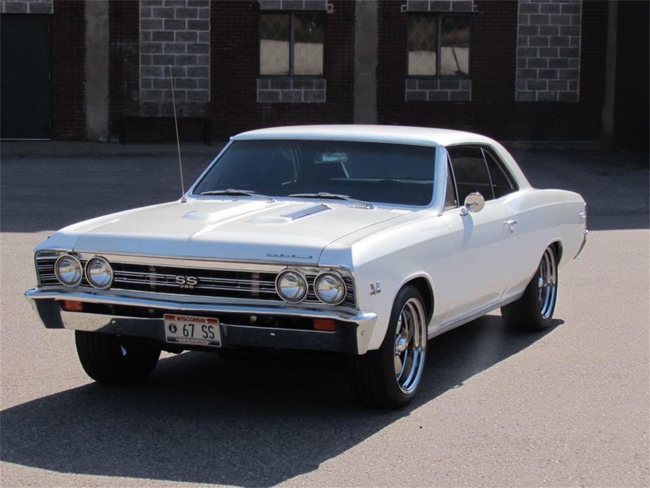 Chevrolet-Chevelle-ss-1967-Metallic-Pearl-White-Black-10