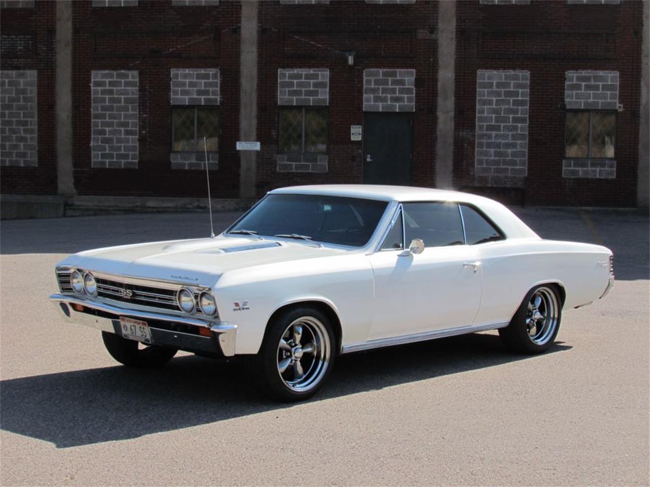 Chevrolet-Chevelle-ss-1967-Metallic-Pearl-White-Black-13