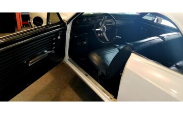 Chevrolet-Chevelle-ss-1967-Metallic-Pearl-White-Black-18
