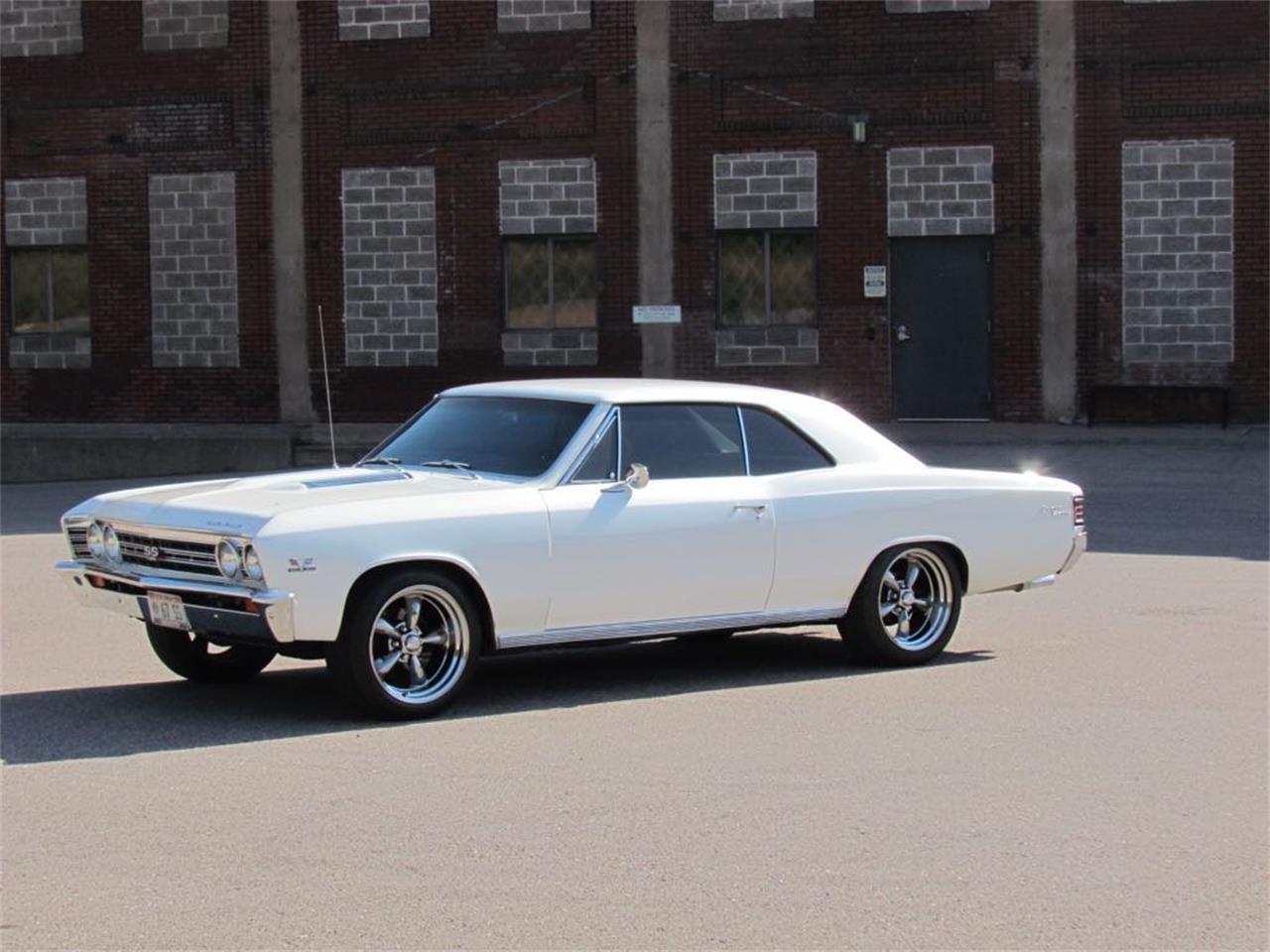 Chevrolet-Chevelle-ss-1967-Metallic-Pearl-White-Black-2