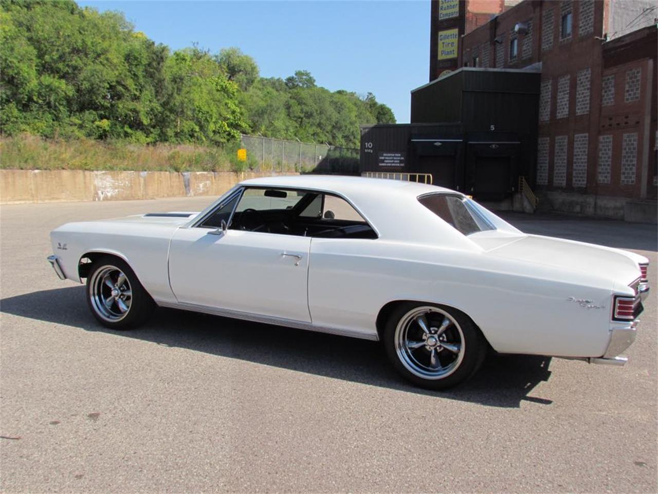 Chevrolet-Chevelle-ss-1967-Metallic-Pearl-White-Black-9