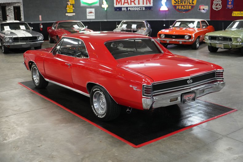 Chevrolet-Chevelle-ss-1967-Red-Black-13