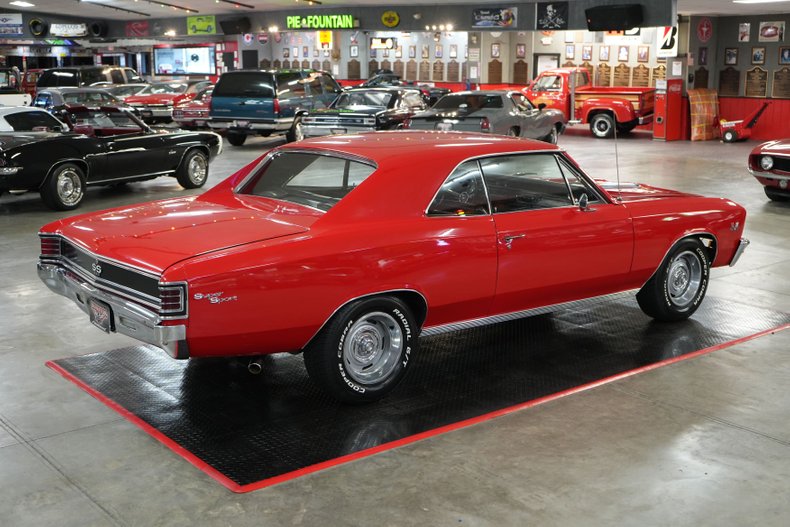 Chevrolet-Chevelle-ss-1967-Red-Black-15