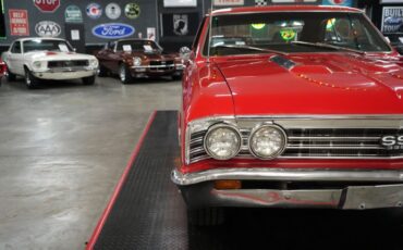 Chevrolet-Chevelle-ss-1967-Red-Black-2