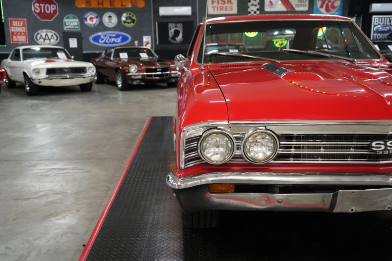 Chevrolet-Chevelle-ss-1967-Red-Black-2