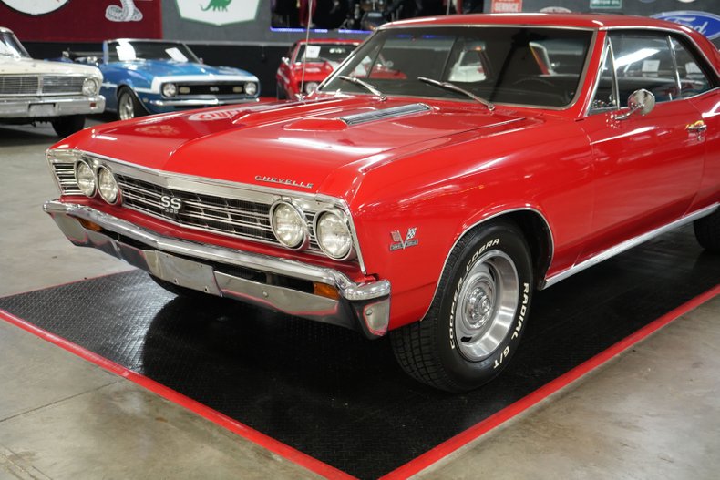 Chevrolet-Chevelle-ss-1967-Red-Black-23
