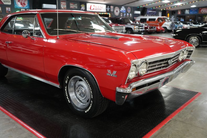 Chevrolet-Chevelle-ss-1967-Red-Black-24