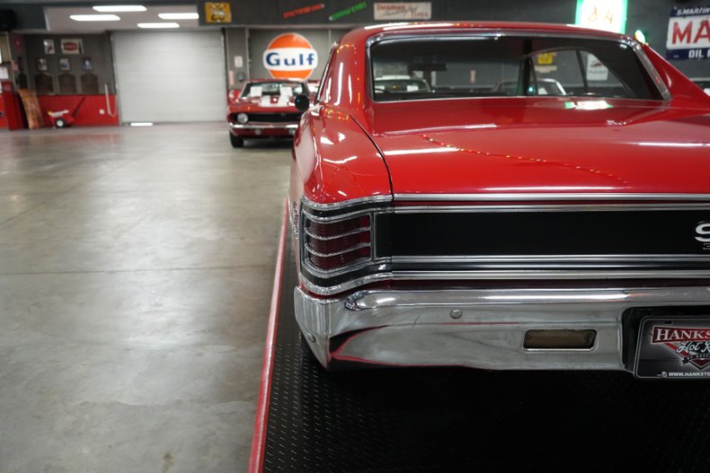 Chevrolet-Chevelle-ss-1967-Red-Black-36