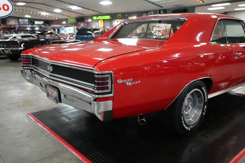 Chevrolet-Chevelle-ss-1967-Red-Black-38