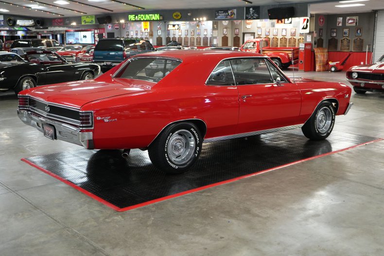 Chevrolet-Chevelle-ss-1967-Red-Black-7
