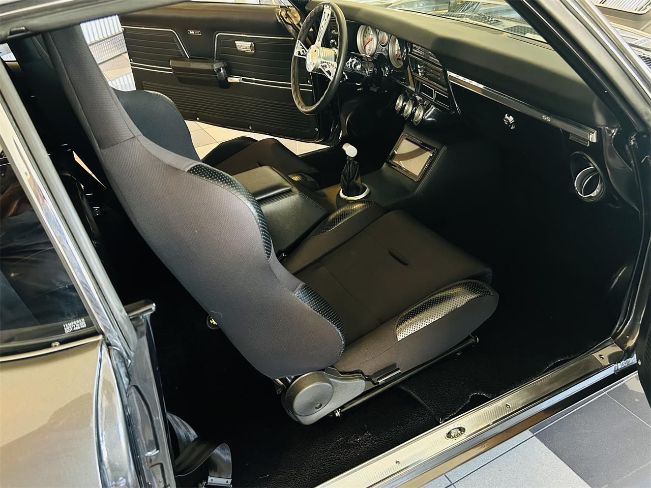 Chevrolet-Chevelle-ss-1969-Metallic-grey-Black-29