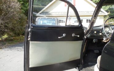 Chevrolet-Chevy-1950-16