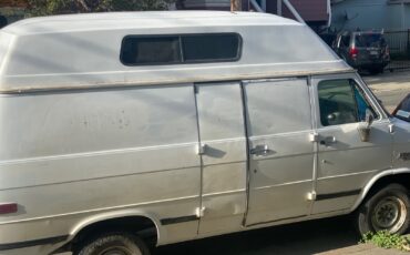 Chevrolet-Chevy-1995-Van-Camper-1