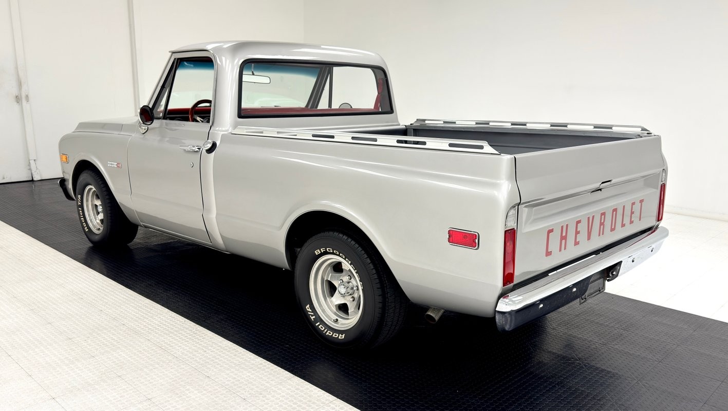 Chevrolet-Cheyenne-1969-Pickup-Truck-2