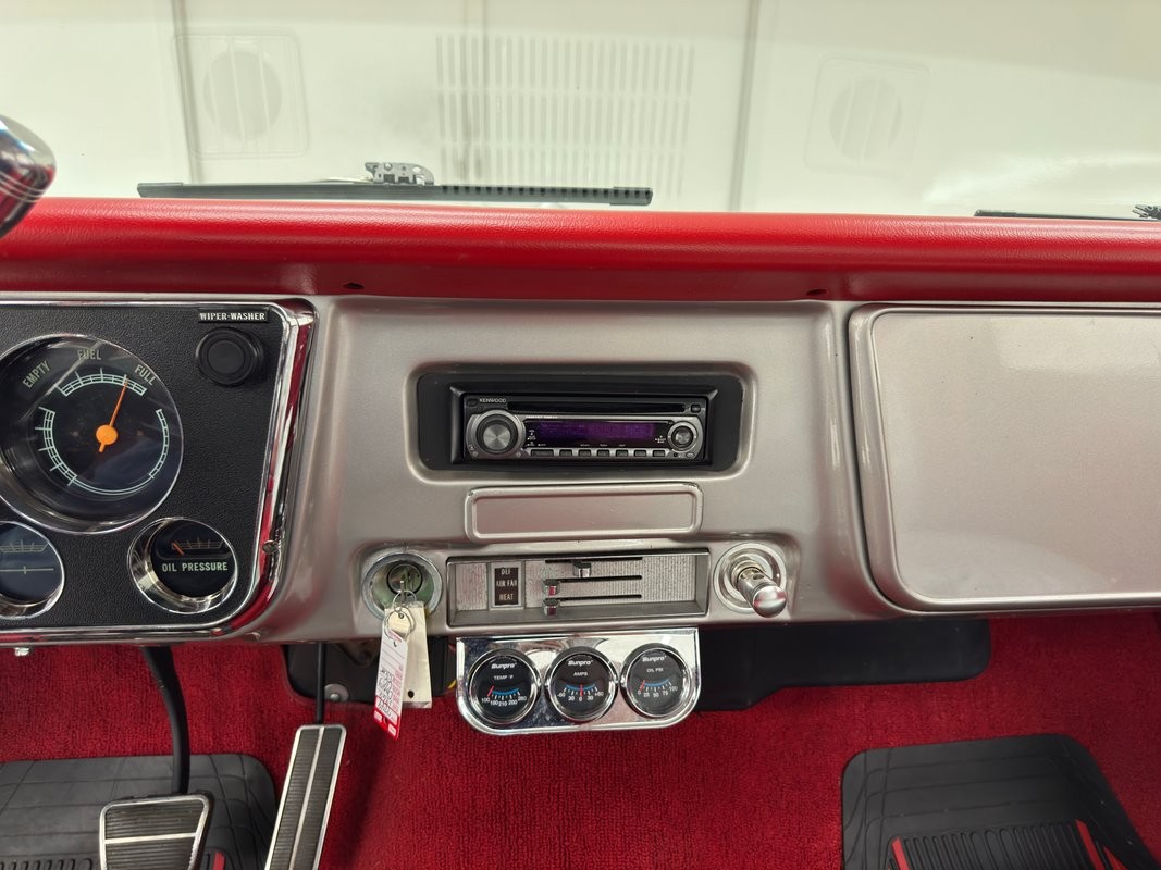 Chevrolet-Cheyenne-1969-Pickup-Truck-36