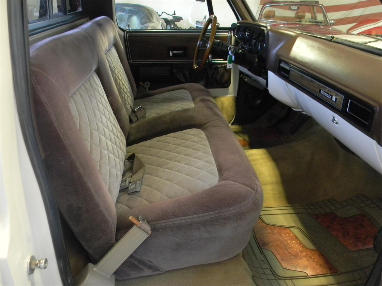 Chevrolet-Cheyenne-1975-18