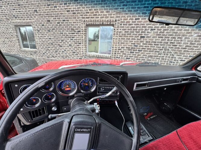 Chevrolet-Ck-1984-Red-Black-1