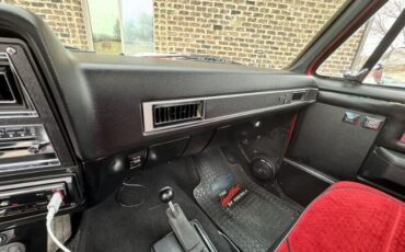 Chevrolet-Ck-1984-Red-Black-3