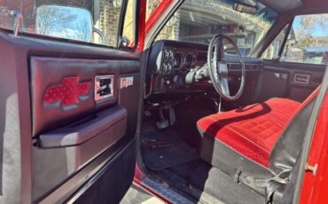 Chevrolet-Ck-1984-Red-Black-5