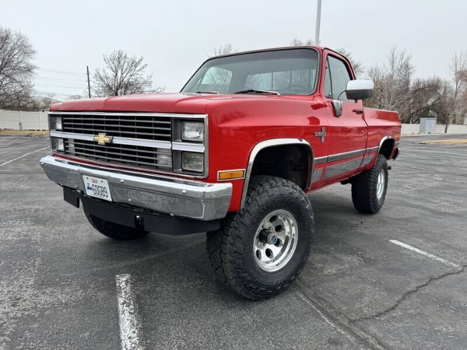 Chevrolet-Ck-1984-Red-Black-6