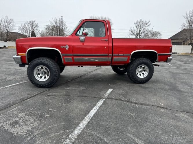 Chevrolet-Ck-1984-Red-Black-8