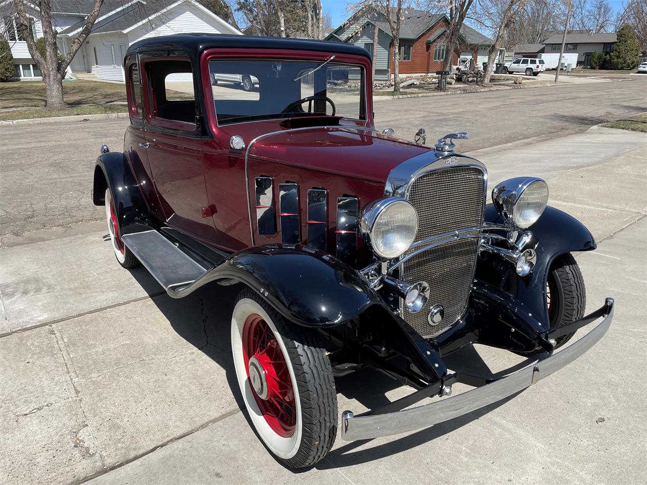 Chevrolet-Confederate-1932-Maroon-and-Black-Gray-4