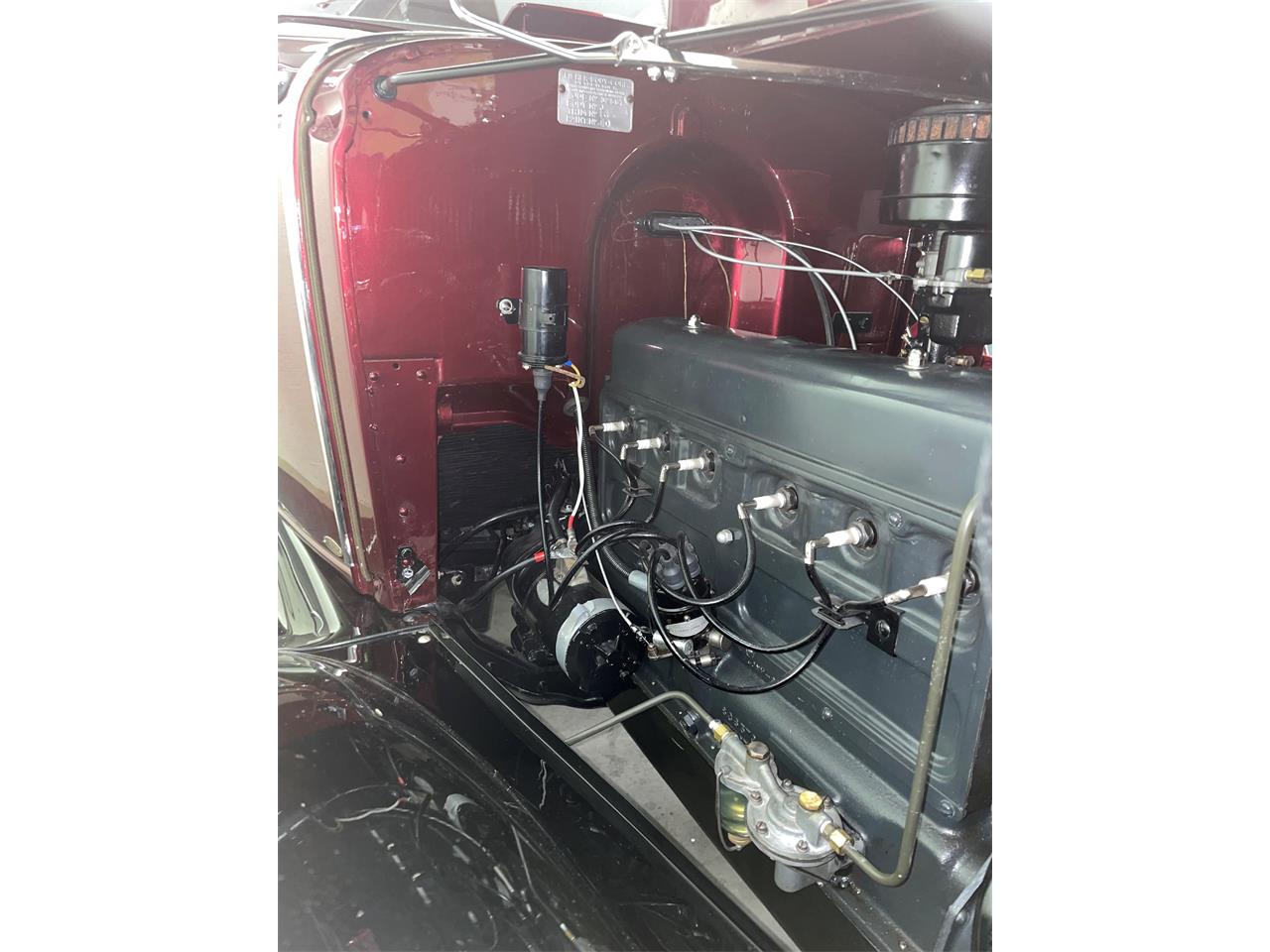 Chevrolet-Confederate-1932-Maroon-and-Black-Gray-8