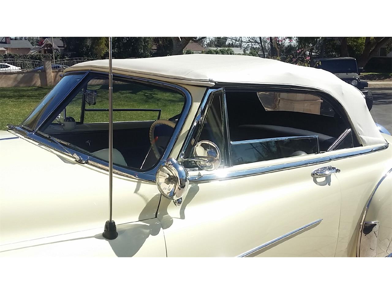 Chevrolet-Convertible-1950-Cream-Yellow-Tan-Gold-3