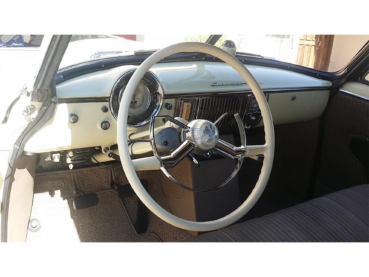 Chevrolet-Convertible-1950-Cream-Yellow-Tan-Gold-31
