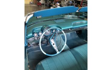 Chevrolet-Convertible-1960-Tasco-turquoise-Turquoise-2