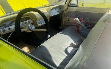Chevrolet-Corvair-1962-24